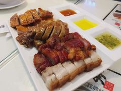 -新大咀港式茶餐厅(宝山万达店)