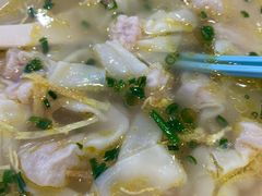 鸡汤鲜肉小馄饨-小杨生煎(浦江欢乐颂店)