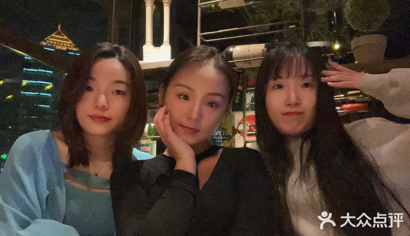 胡桃里真是只能图氛围感了