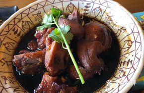 Foshan Pig Trotter with Ginger