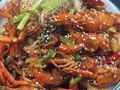 -老街烧烤大排档·地道湖北菜·龙虾馆(汉口火车站店)