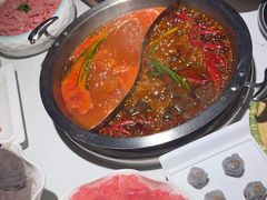 -茅草房·河畔园林火锅