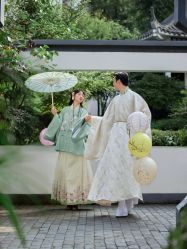 点击看大图 -至臻微拉婚纱摄影