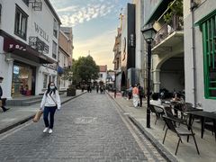 -钟书阁(松江泰晤士小镇店)