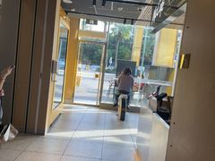 -麦当劳(中二横路店)