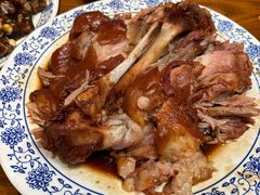 -老天桥酱肉烧饼夹肘子(天桥店)