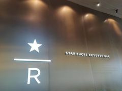 -星巴克(上海虹桥新天地二店)