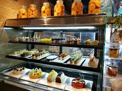 面包甜点陈列柜-深圳温德姆至尊酒店·大堂吧·户外花园