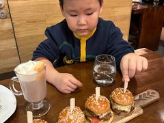 -Brotzeit博璨德国啤酒餐厅(亮马桥官舍店)