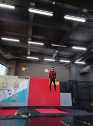 -零重力蹦床空间·滑梯·海洋球·团建(奥特莱斯店)