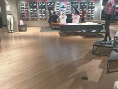 -NIKE(虹悦城店)
