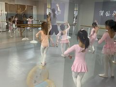 -蒲公英舞蹈艺术中心(解放路校区)