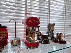 -目艮眼镜SHOWROOM(品牌集合店)