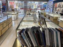 -西南眼镜·蔡司·依视路战略合作店(南街店)