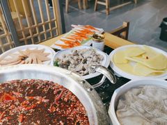 -鸿火锅(航天路店)