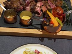 烟熏三文鱼色拉-YUE·6·西式融合餐厅(外滩六号店)
