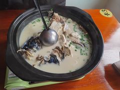 招牌烧锅鱼头-大头鱼土菜馆