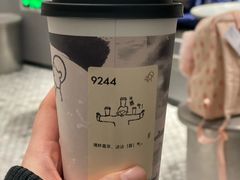 -喜茶(迪士尼小镇·平行宇宙店)