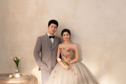 -雪中彩影婚纱摄影·微光艺术中心