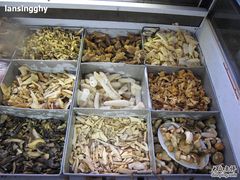 野生的菌子-野菌园·野生菌火锅首创第一家(关兴路总店)