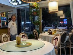 大堂-魏铭鱼头捞饭(晋阳路店)