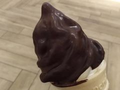 甜品站巧克力口味脆皮圆筒-麦当劳(中山公园龙之梦店)
