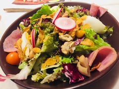 蜜汁火腿坚果鲜蔬沙拉-绿茵阁(体育西分店)