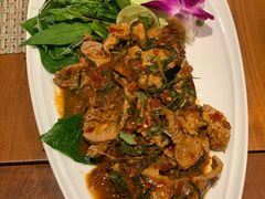 -Chom Cafe and Restaurant
