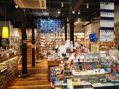 -猫的天空之城概念书店(杭州南宋御街店)