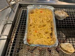 酸菜-马路牙子烧烤音乐酒馆(望京店)