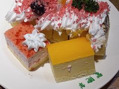 小蛋糕-蒙肥羊·酸汤潮牛·鲜牛肉火锅烤肉自助(岗顶店)