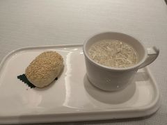 文思豆腐配黄桥烧饼-扬州香格里拉·香宫中餐厅