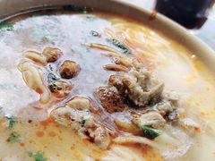 -亮亮面馆(经六路店)