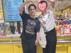 -咻啵翔翔零食基地(万达广场店)