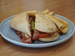 -12 Rocks Beach Bar Cafe