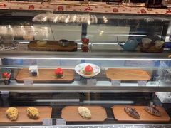 面包甜点陈列柜-行者书屋大堂吧 ·下午茶(南京圣和府邸酒店)