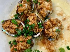 蒜蓉蒸小鲍鱼-范饭椰林川湘味海鲜·椰子鸡(三亚湾椰梦长廊店)