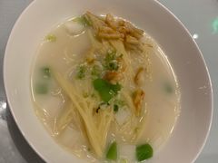 生拆龙虾肉泡稻庭面-世博源公馆·本帮融合菜·主题包厢·江景餐厅