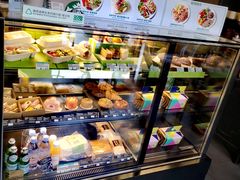 面包甜点陈列柜-星巴克臻选(北京前门大街店)