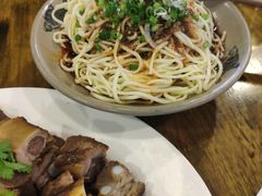 -老鼎万春卤菜(鹭湖宫8区店)