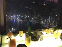 -OZONE 顶楼酒吧(香港丽思卡尔顿酒店)