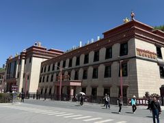 -塔尔寺景区游客服务中心
