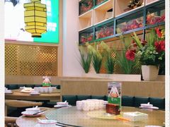 大堂-湘当有饭剁椒鱼头(昆山招商花园城店)