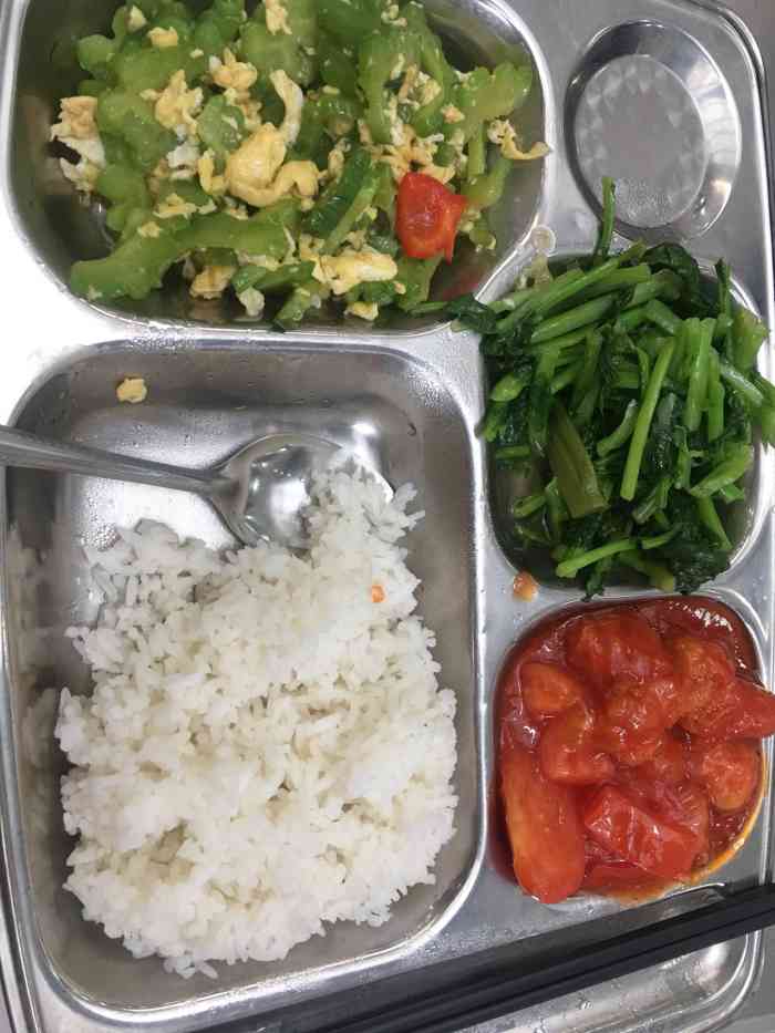 西南财经大学一粟堂-"[薄荷]环境: 食堂很大,基本不会出现没.