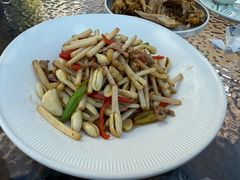 -头上红煨盐鸡·非遗院子餐厅