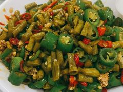 酸豆角肉沫-独一佳老胡湘菜馆(矿山路店)