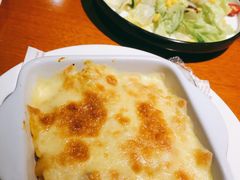 咖喱菠萝烤鸡腿肉芝士焗饭-布拉格餐厅· 中欧捷克菜(全国首店)