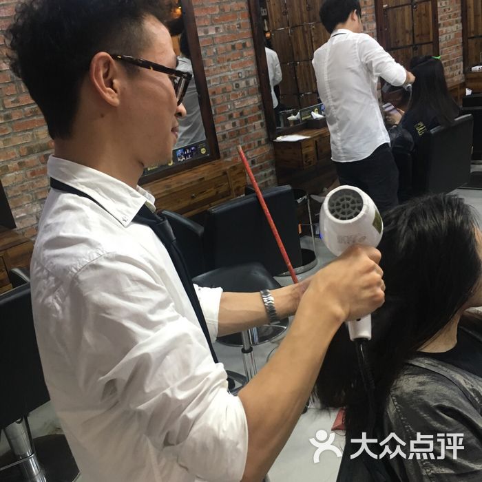 红人馆美发沙龙