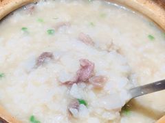 -何妹湿辣牛肉·粤式烧烤砂煲(桂雅路店)