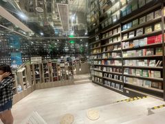 -钟书阁(群光广场店)